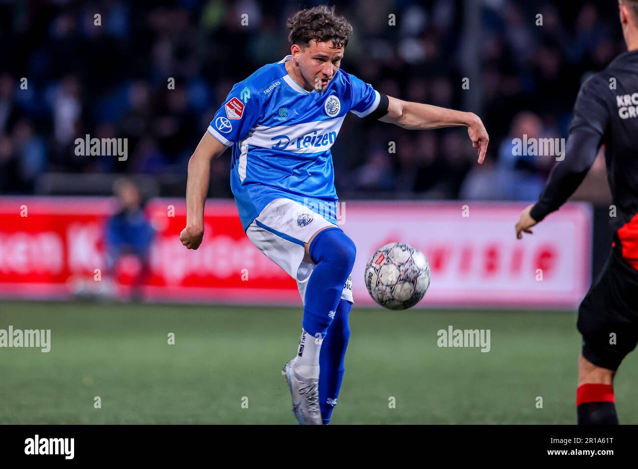 Den Bosch, Paesi Bassi. 12th maggio, 2023. DEN BOSCH, PAESI BASSI - 12 MAGGIO: Tomas Kalinauskas del FC Den Bosch spara per segnare durante la partita di Keuken Kampioen Divisie tra il FC Den Bosch e l'Almere City FC allo Stadion De Vliert il 12 maggio 2023 a Den Bosch, Paesi Bassi (Foto di ben Gal/ Orange Pictures) Credit: Orange Pics BV/Alamy Live News Foto Stock
