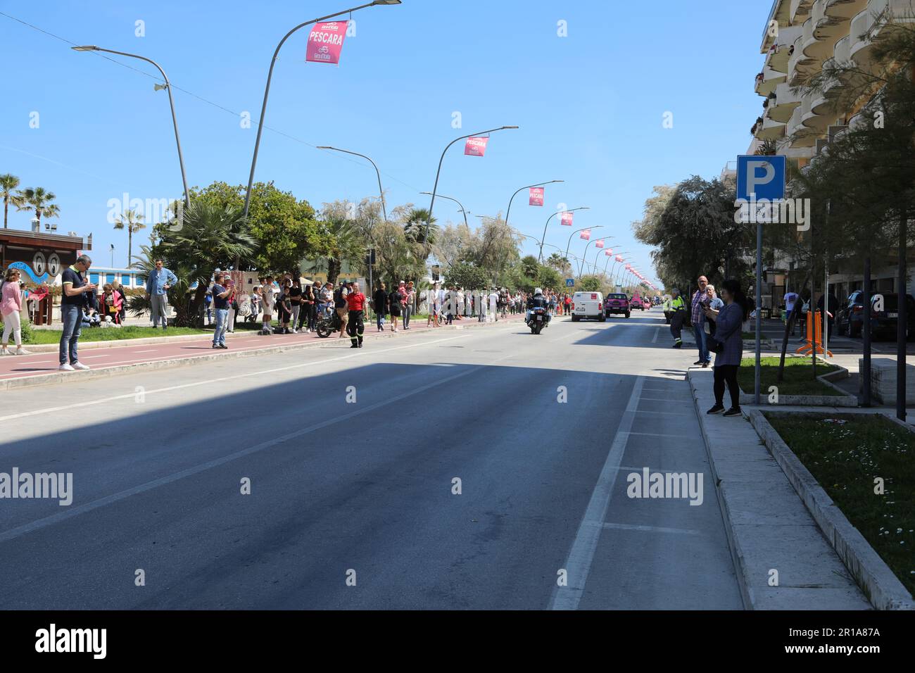 Pescara Italia, 05 07 2023 arrivo del giro d’Italia 2023 a Pescara: Remco Evenepoel vince la prima tappa e indossa la maglia rosa. Foto Stock