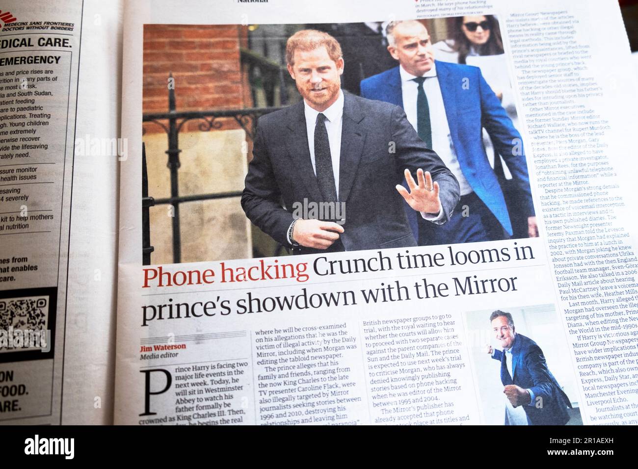 'Telefono hacking Crunch tempo incombe in showdown principe con lo specchio' Guardian giornale titolo British Prince Harry articolo maggio 2023 Londra UK Foto Stock