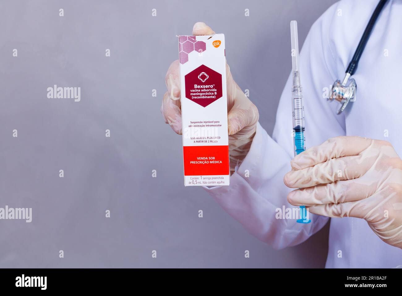Ribeirão Preto, São Paulo, BRASILE- Febbraio 13 2021: Vaccino foto Bexsero Foto Stock