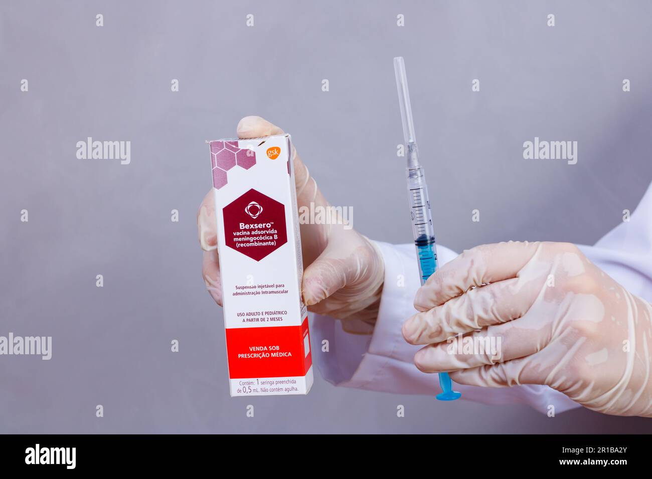 Ribeirão Preto, São Paulo, BRASILE- Febbraio 13 2021: Vaccino foto Bexsero Foto Stock