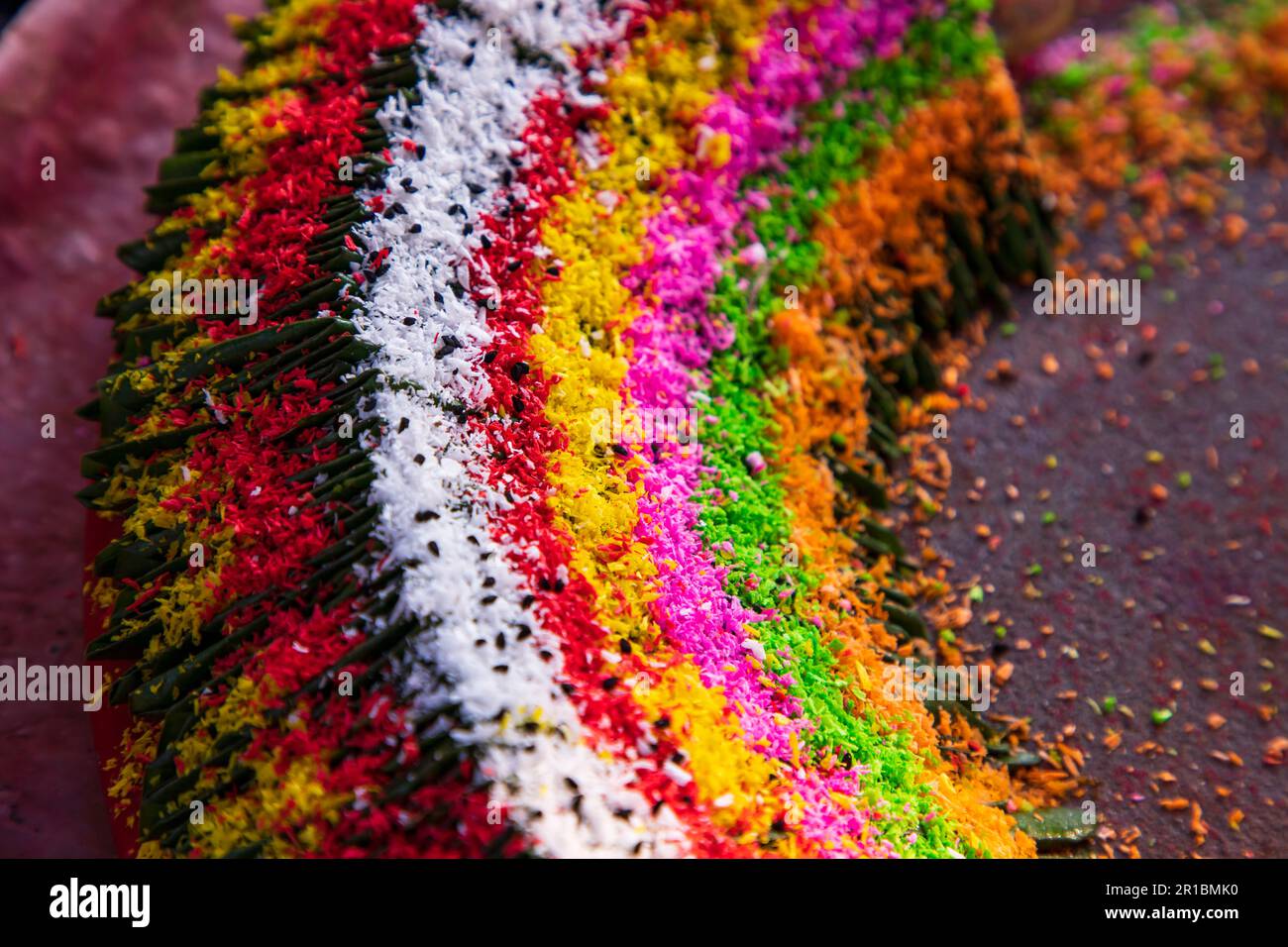 Decorate Bangladesi tradizionale decorazione masala colorata kasturi paan o foglia di betel Foto Stock