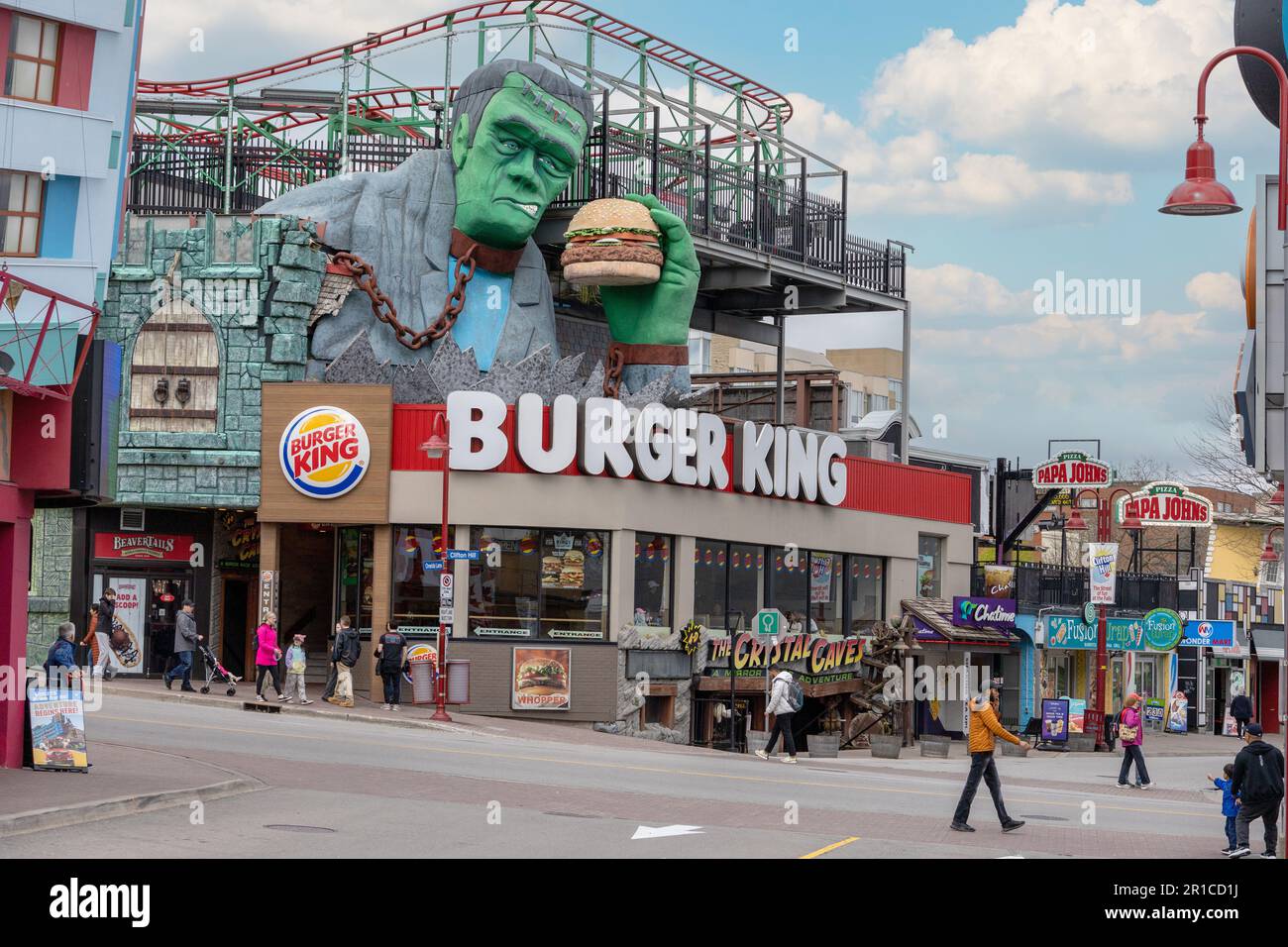 Ristorante Burger King su Clifton Hill Niagara Falls Ontario Canada con Frankenstein Holding A Burger Foto Stock