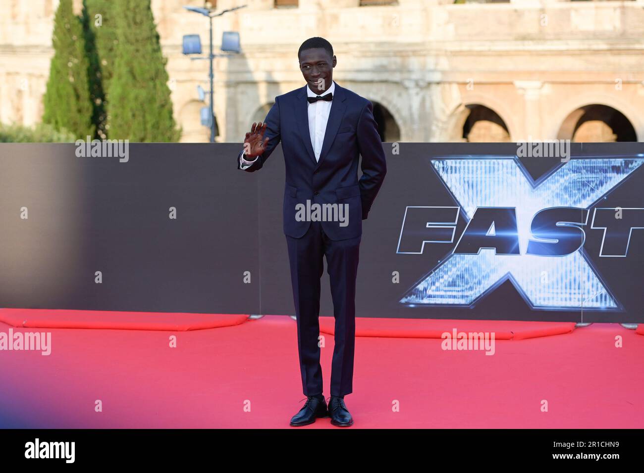 Khaby Lame partecipa al tappeto rosso della prima mondiale del film 'Fast X' al Colosseo. Foto Stock