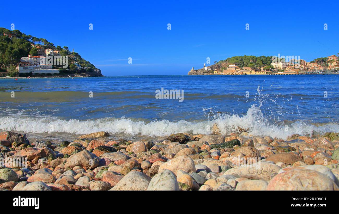 La foto mostra la costa dell'isola di Palma di Maiorca vicino alla città di Porto Cristo. La foto è stata scattata in autunno. Foto Stock