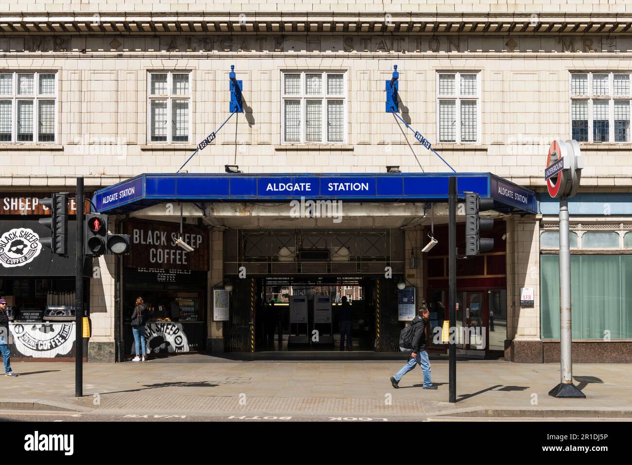Stazione della metropolitana di Aldgate, Aldgate High Street, Londra, Regno Unito. 7 Apr 2023 Foto Stock