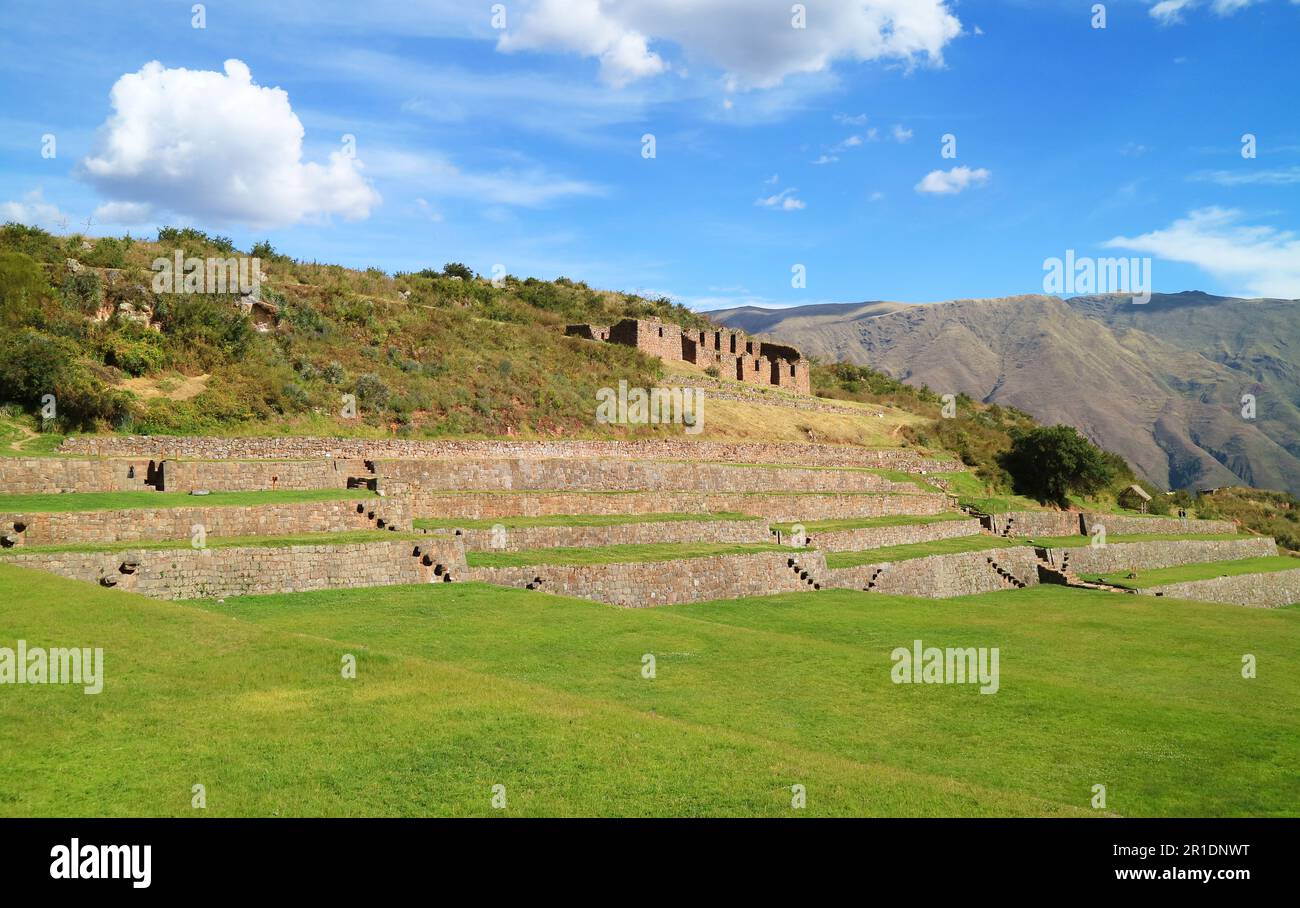 Eccezionale complesso archeologico di Tipon, le terrazze agricole Inca irrigate da sorgenti naturali, Valle Sacra dell'Inca, regione di Cusco, Perù Foto Stock