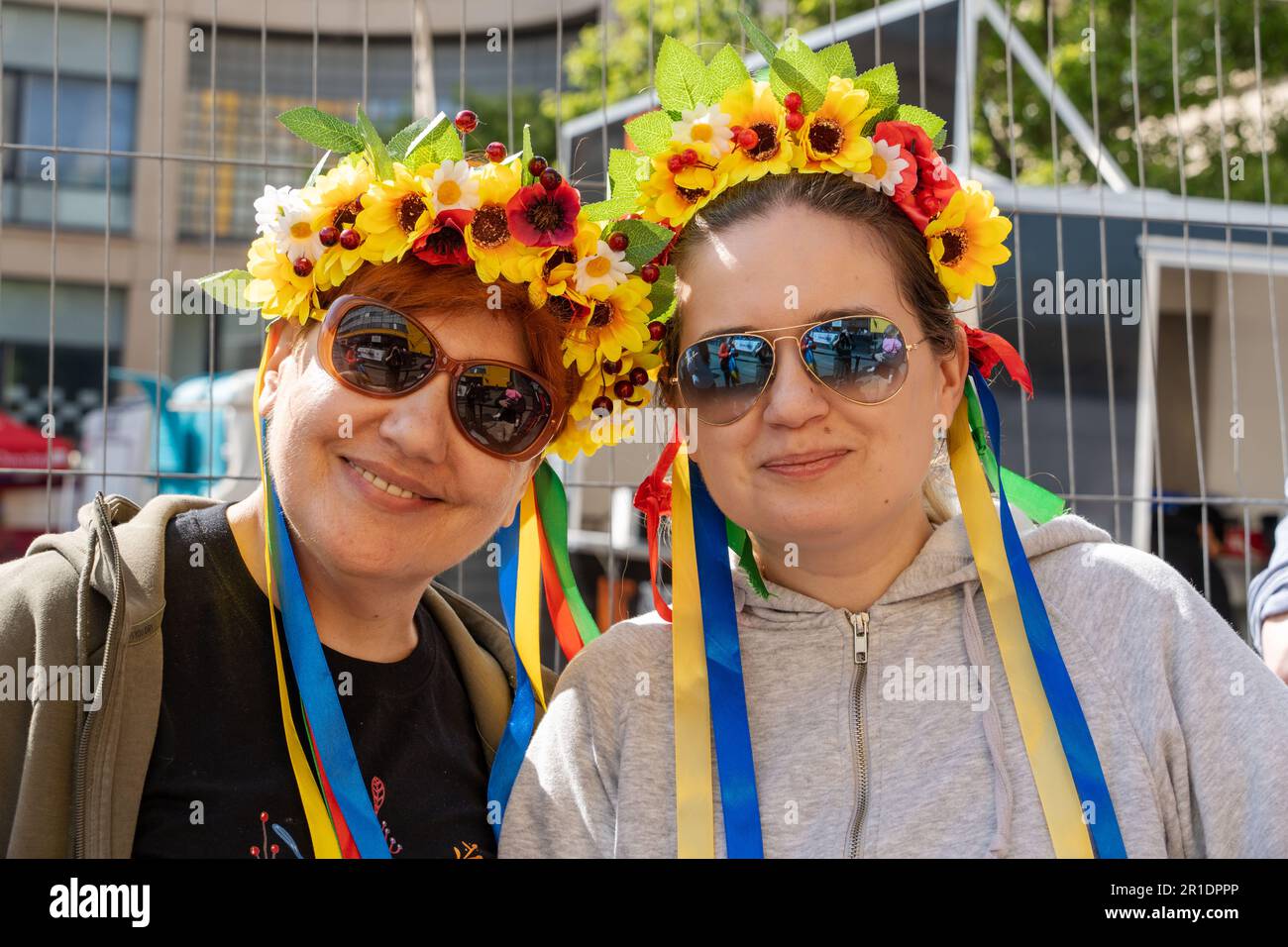 Newcastle upon Tyne, Regno Unito. 13 maggio 2023. Eurovision 2023 Final Party inizia in città con un grande schermo che mostra l'evento. Crediti: Hazel Plater/Alamy Live News Foto Stock