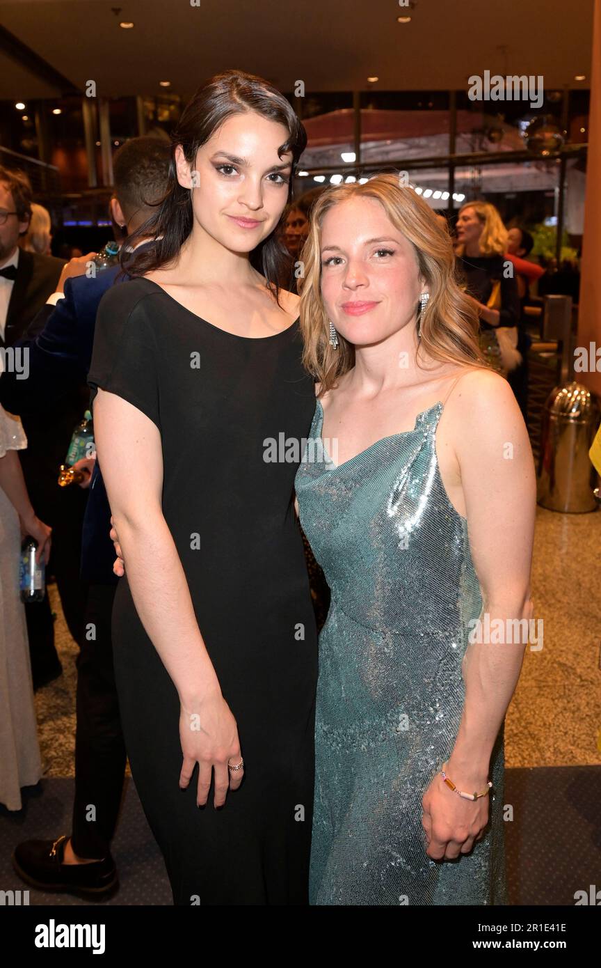 Luise Befort und Paula Kalenberg bei der 73. Verleihung des Deutschen Filmpreises 2023 im Theater am Potsdamer Platz. Berlino, 12.05.2023 Foto Stock