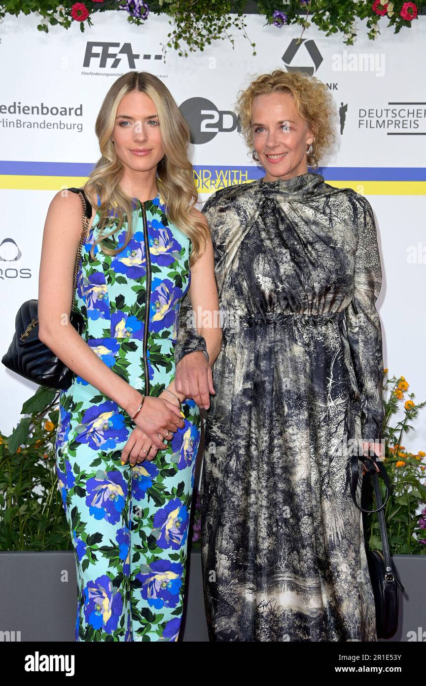 Berlino, Germania. 12th maggio, 2023. Katja Riemann mit Tochter Paula Riemann bei der 73. Verleihung des Deutschen Filmpreises 2023 im Theater am Potsdamer Platz. Berlin, 12.05.2023 Credit: Geisler-Fotopress GmbH/Alamy Live News Foto Stock