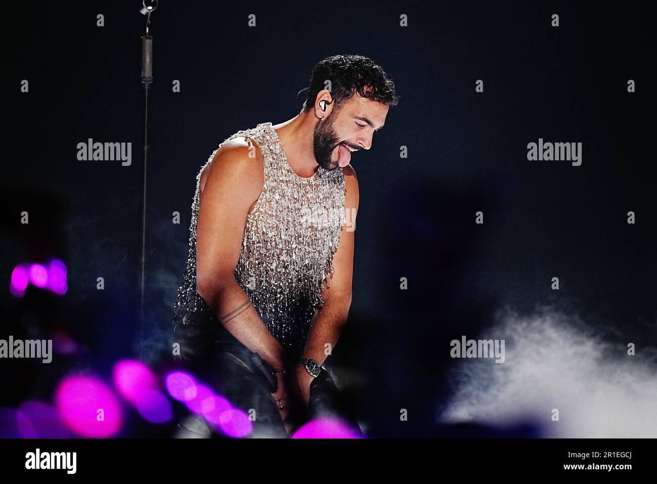 Il partecipante italiano Marco Mengoni ha suonato in finale per la finale di Eurovision Song Contest alla M&S Bank Arena di Liverpool. Data immagine: Sabato 13 maggio 2023. Foto Stock