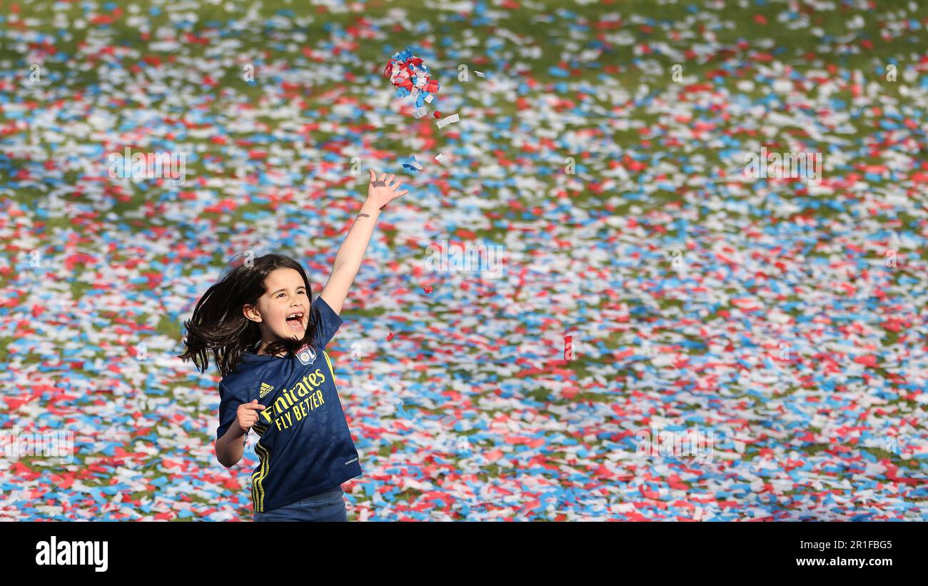 Orleans, Francia. 13th maggio, 2023. Un capretto è visto alla corte dopo la finale della tazza francese delle donne 2022-2023 fra Parigi Saint-Germain e Olympique Lyonnais (OL) a Orleans, Francia, 13 maggio 2023. Credit: Gao Jing/Xinhua/Alamy Live News Foto Stock