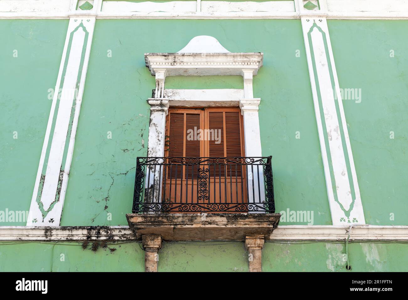 Balcone in stile coloniale, città di Campeche, stato di Campeche, Messico. Foto Stock