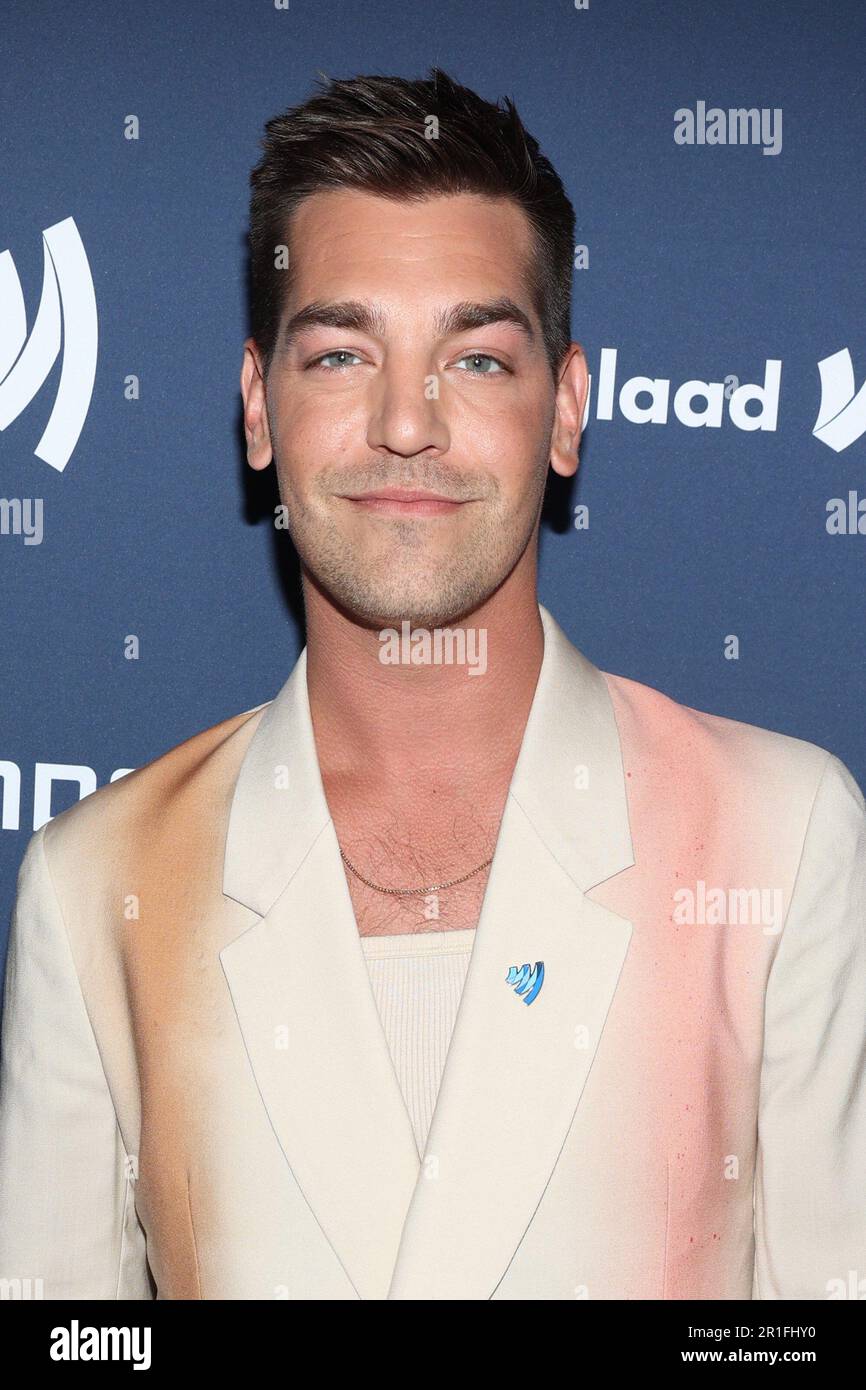 New York, NY, Stati Uniti. 13th maggio, 2023. Matt Rogers agli arrivi per il 34th° GLAAD Media Awards, New York Hilton Midtown, New York, NY 13 maggio 2023. Credit: Manoli Figetakis/Everett Collection/Alamy Live News Foto Stock