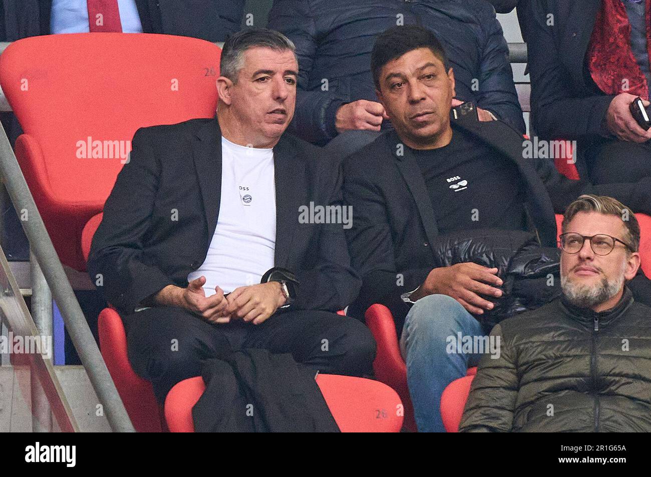 Monaco, Germania. 13th maggio, 2023. Roy Makaay, giovane Elber nella partita FC BAYERN MUENCHEN - FC SCHALKE 04 6-0 1.German Football League il 13 maggio 2023 a Monaco di Baviera, Germania. Stagione 2022/2023, giorno 32, 1.Bundesliga, FCB, München, 32.Spieltag. © Peter Schatz / Alamy Live News - LE NORMATIVE DFL VIETANO L'USO DELLE FOTOGRAFIE come SEQUENZE DI IMMAGINI e/o QUASI-VIDEO - Credit: Peter Schatz/Alamy Live News Foto Stock