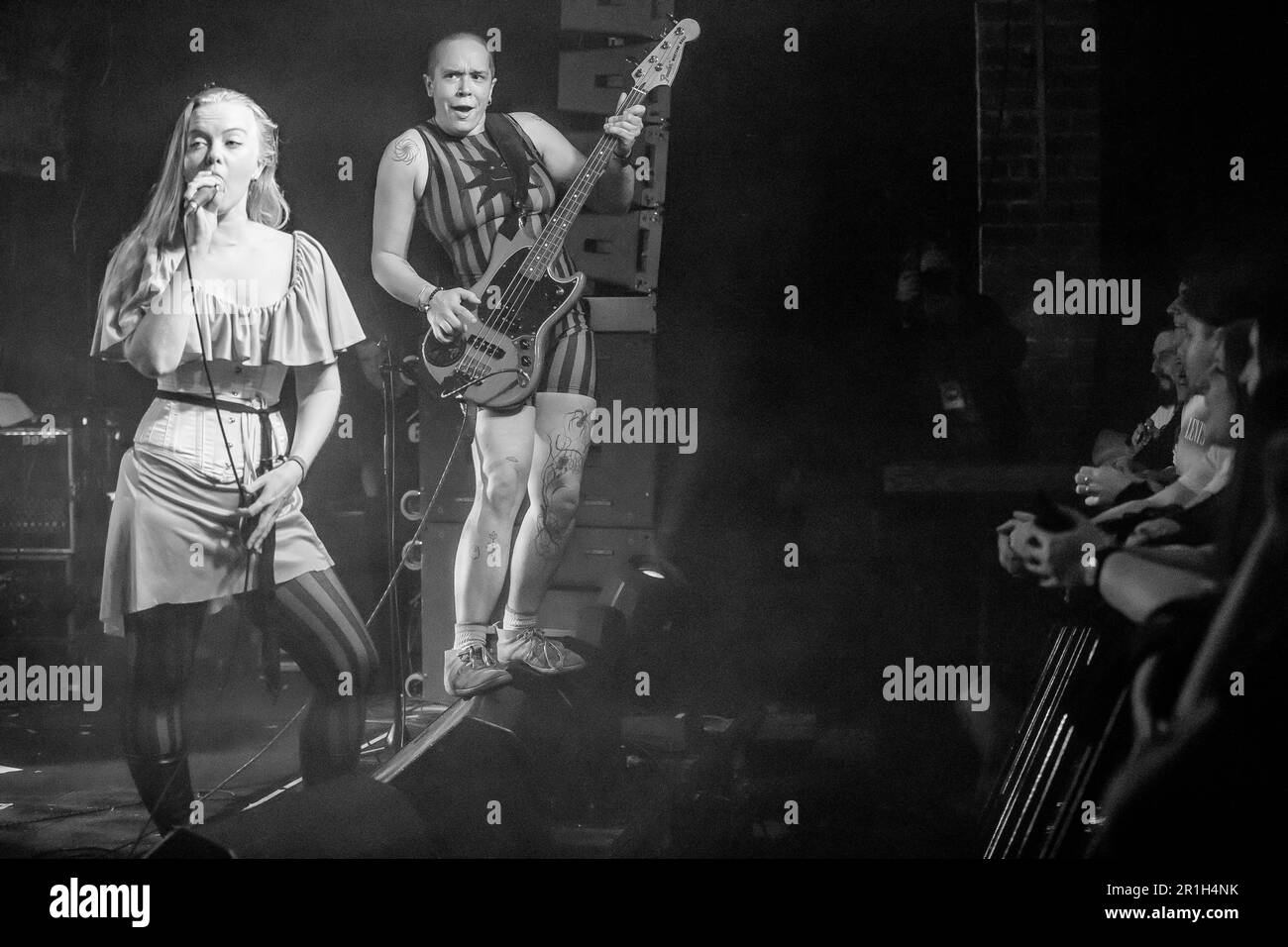 Dream Wife si esibisce presso la Rockin' Chair di Wrexham nell'ambito del Focus Wales 2023 Festival il 6th maggio 2023. Foto Stock