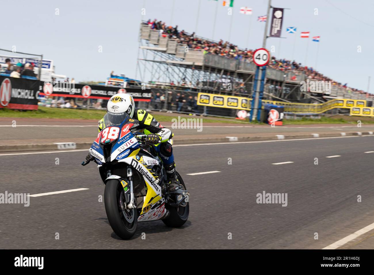 Portstewart, Regno Unito. 13th maggio, 2023. Erno Kostamo che sarebbe ottavo nella gara di classe CP Hire Superstock al Northwest 200. Posizioni di credito: Bonzo/Alamy Live News Foto Stock