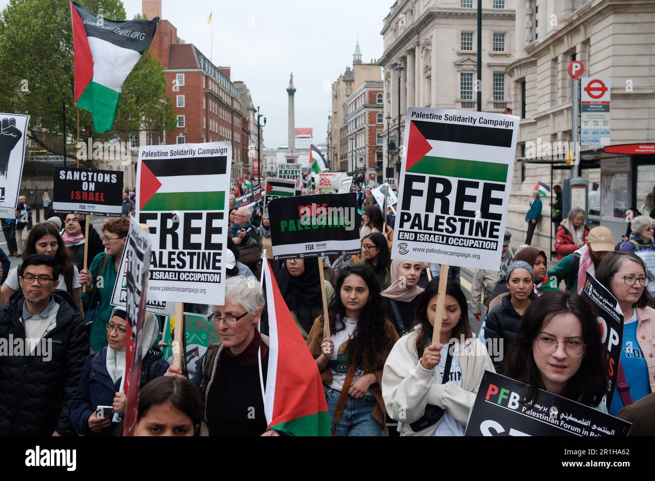 Londra, Regno Unito. 13th maggio, 2023. NAKBA 75 dimostrazione Nazionale nel maggio di quest'anno i palestinesi commemoreranno il 75th° anniversario della Nakba, il processo di pulizia etnica, colonizzazione e dismissione che ha visto oltre 750.000 palestinesi cacciati in esilio e più di 500 città e villaggi spazzati via dalla mappa. Credit: João Daniel Pereira/Alamy Live News Foto Stock