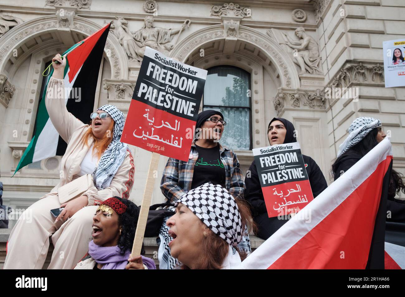 Londra, Regno Unito. 13th maggio, 2023. NAKBA 75 dimostrazione Nazionale nel maggio di quest'anno i palestinesi commemoreranno il 75th° anniversario della Nakba, il processo di pulizia etnica, colonizzazione e dismissione che ha visto oltre 750.000 palestinesi cacciati in esilio e più di 500 città e villaggi spazzati via dalla mappa. Credit: João Daniel Pereira/Alamy Live News Foto Stock