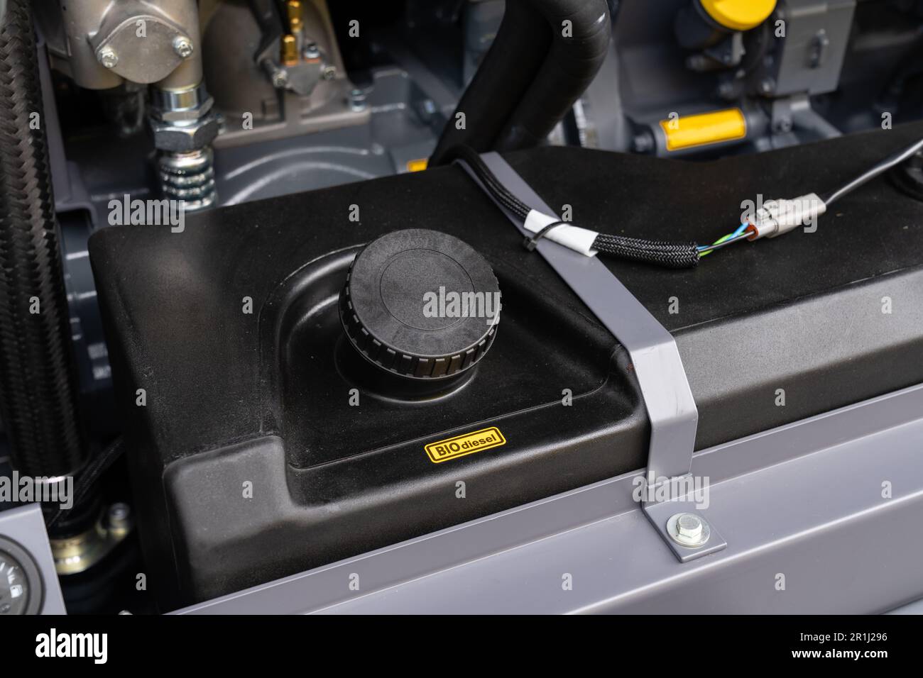 Primo piano del tappo del serbatoio con l'iscrizione biodiesel. Foto di alta qualità Foto Stock