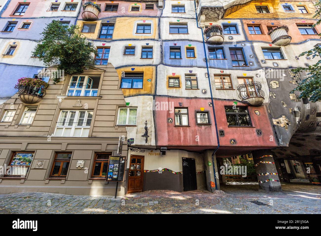 VIENNA, AUSTRIA - 9 SETTEMBRE 2021: Casa Hundertwasser a Vienna, Austria Foto Stock