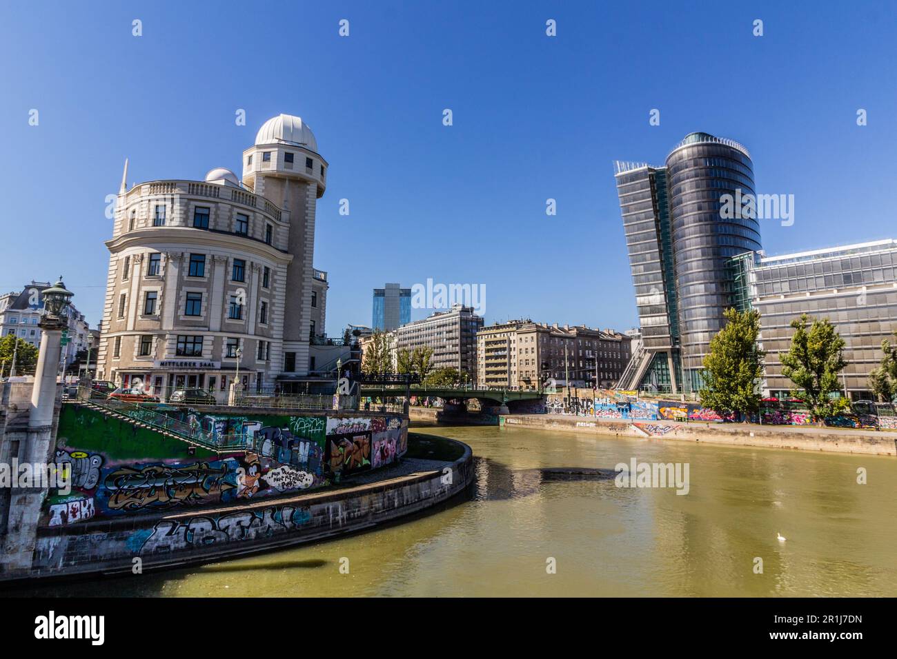 VIENNA, AUSTRIA - 9 SETTEMBRE 2021: Osservatorio Urania a Vienna, Austria Foto Stock