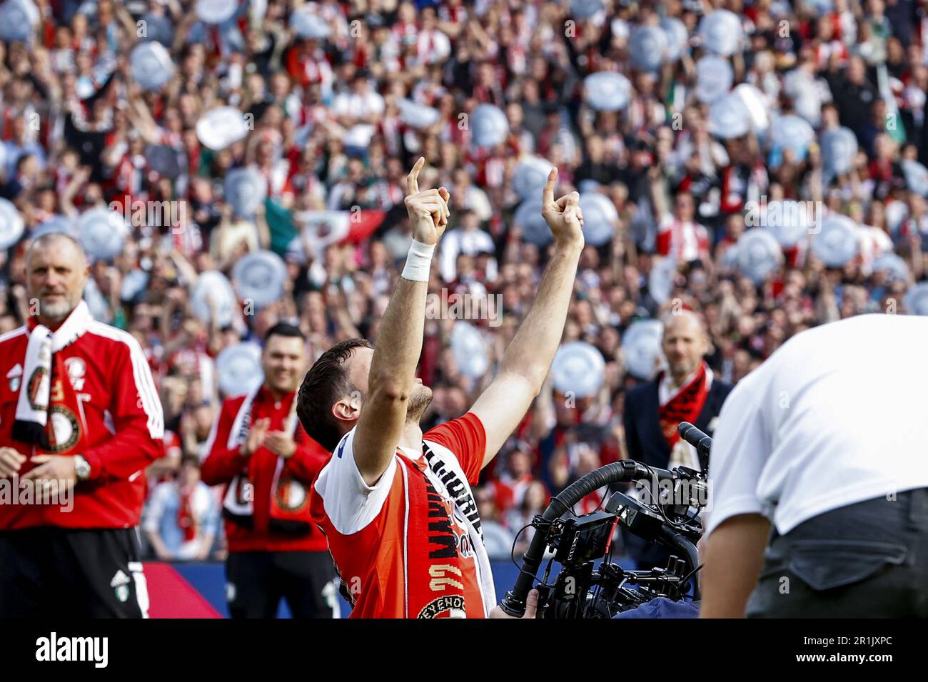 ROTTERDAM - Santiago Gimenez di Feyenoord festeggia il campionato durante la partita olandese della Premier League tra Feyenoord e Go Ahead Eagles allo Stadion de Kuip di Feyenoord il 14 maggio 2023 a Rotterdam, Paesi Bassi. ANP MAURICE VAN PIETRA Foto Stock