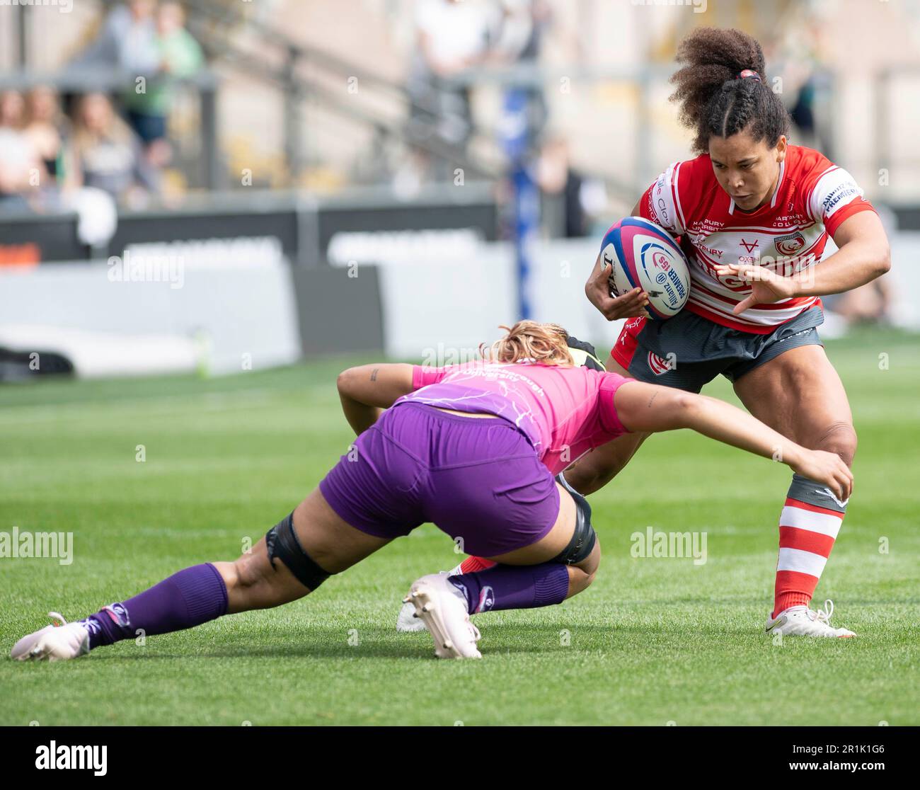 NORTHAMPTON, INGHILTERRA - MAY14: Tatyana sentito parlare di Gloucester-Hartpury è affrontato da Saia Kabeya di Loughborough Lightning Allianz Premier 15s match tra Loughborough Lightning e Gloucester-Hartpury a Franklin's Gardens il 14 maggio 2023 a Northampton, Inghilterra . Foto Stock