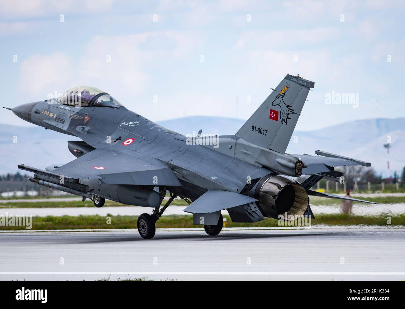 F-16C Block 40 Fighting Falcon Take off Konya Esercizi dell'aquila Anatolia (91-0017) di 191 filo Ceylan 'gazelle' con base a Konya 3. Getto principale 132. squa Foto Stock