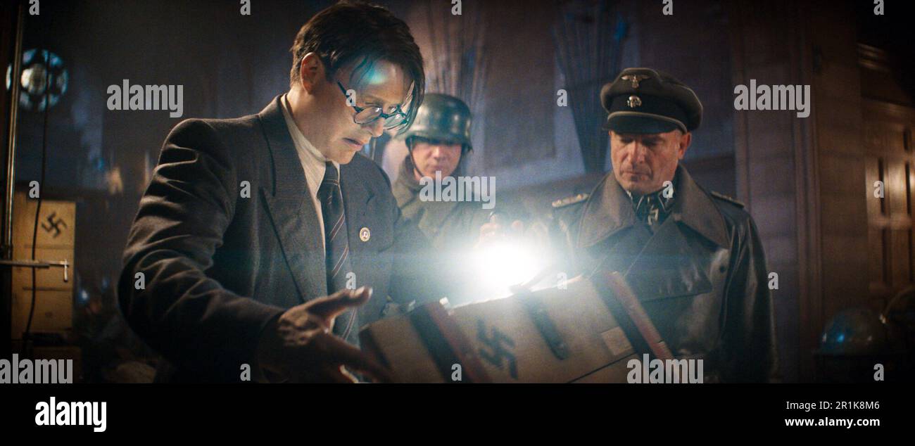 Indiana Jones and the Dial of Destiny è un film d'azione e avventura americano di prossima uscita diretto da James Mangold, che lo ha scritto insieme a Jez Butterworth, John-Henry Butterworth e David Koeppa. Questa fotografia è solo per uso editoriale ed è copyright della società cinematografica e/o del fotografo assegnato dalla società cinematografica o di produzione e può essere riprodotta solo da pubblicazioni in concomitanza con la promozione del film di cui sopra. È richiesto un credito obbligatorio alla società cinematografica. Il fotografo deve essere accreditato anche quando è noto. Foto Stock