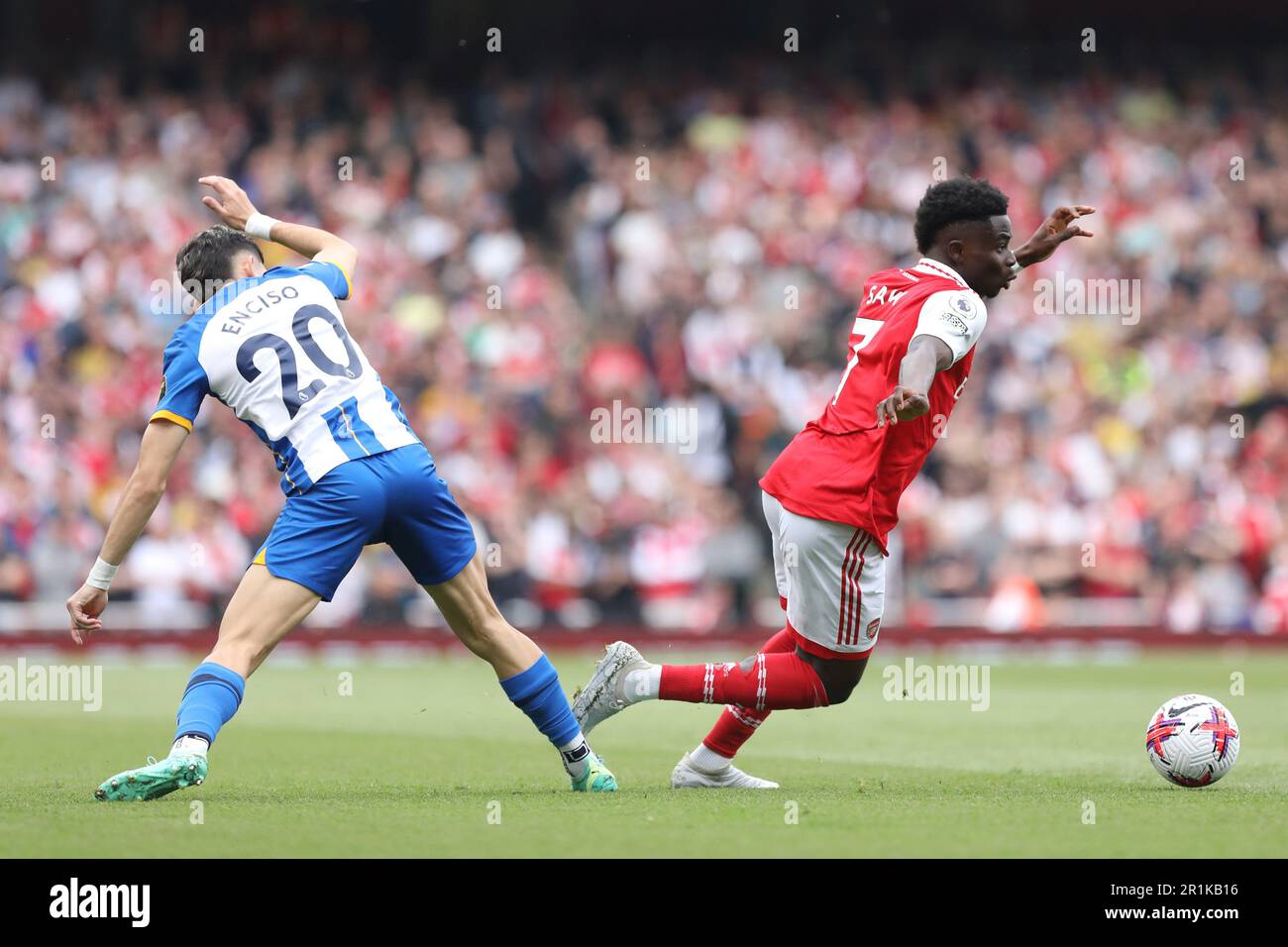 Londra, Regno Unito. 14th maggio, 2023. Bukayo Saka dell'Arsenal in palla durante la partita della Premier League tra Arsenal e Brighton e Hove Albion all'Emirates Stadium, Londra, Inghilterra il 14 maggio 2023. Foto di Joshua Smith. Solo per uso editoriale, licenza richiesta per uso commerciale. Non è utilizzabile nelle scommesse, nei giochi o nelle pubblicazioni di un singolo club/campionato/giocatore. Credit: UK Sports Pics Ltd/Alamy Live News Foto Stock