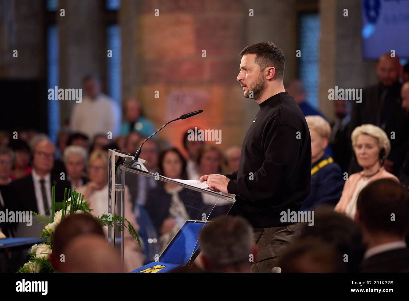 Aquisgrana, Germania. 14th maggio, 2023. Il Presidente ucraino e il premio Volodymyr Zelensky interviene alla cerimonia di premiazione del Premio Carlo Magno per i servizi all'unità europea il 14 maggio 2023 nella Sala dell'incoronazione di Aquisgrana, in Germania. Domenica 14 maggio, ad Aquisgrana, il Presidente dell'Ucraina Volodymyr Zelensky e la popolazione del suo paese ricevono il Premio Internazionale Carlo Magno. Foto del Presidente ucraino Ufficio Stampa/UPI Credit: UPI/Alamy Live News Foto Stock