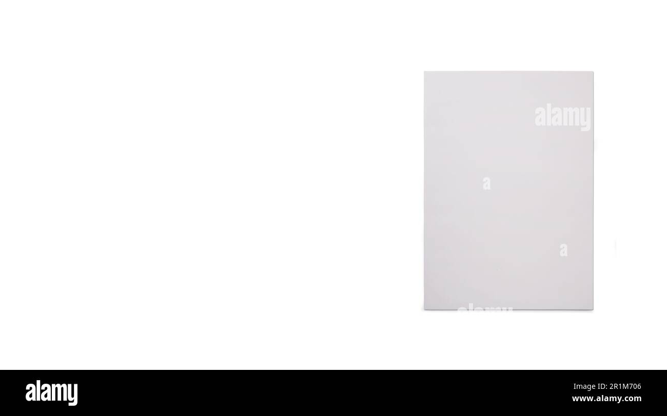 Cancelleria con branding vuota isolata in grigio come modello per la presentazione del design delle identità. Foto Stock