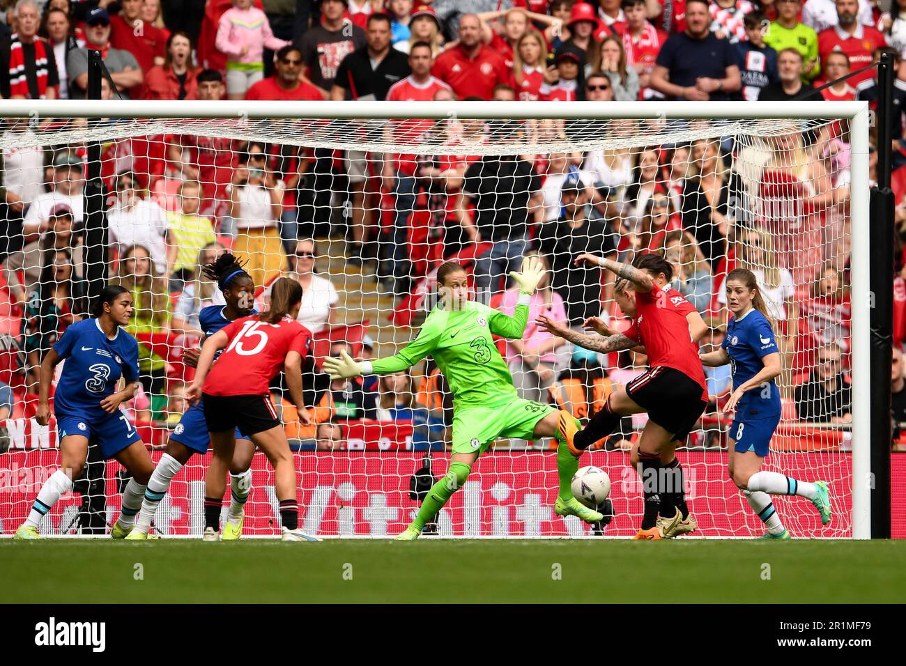 Londra, Regno Unito. 14th maggio, 2023. Leah Galton del Manchester United ha un tiro all'ultimo minuto in gol durante la partita della fa Cup femminile al Wembley Stadium, Londra. Il credito dell'immagine dovrebbe essere: Gary Oakley/Sportimage Credit: Sportimage Ltd/Alamy Live News Foto Stock