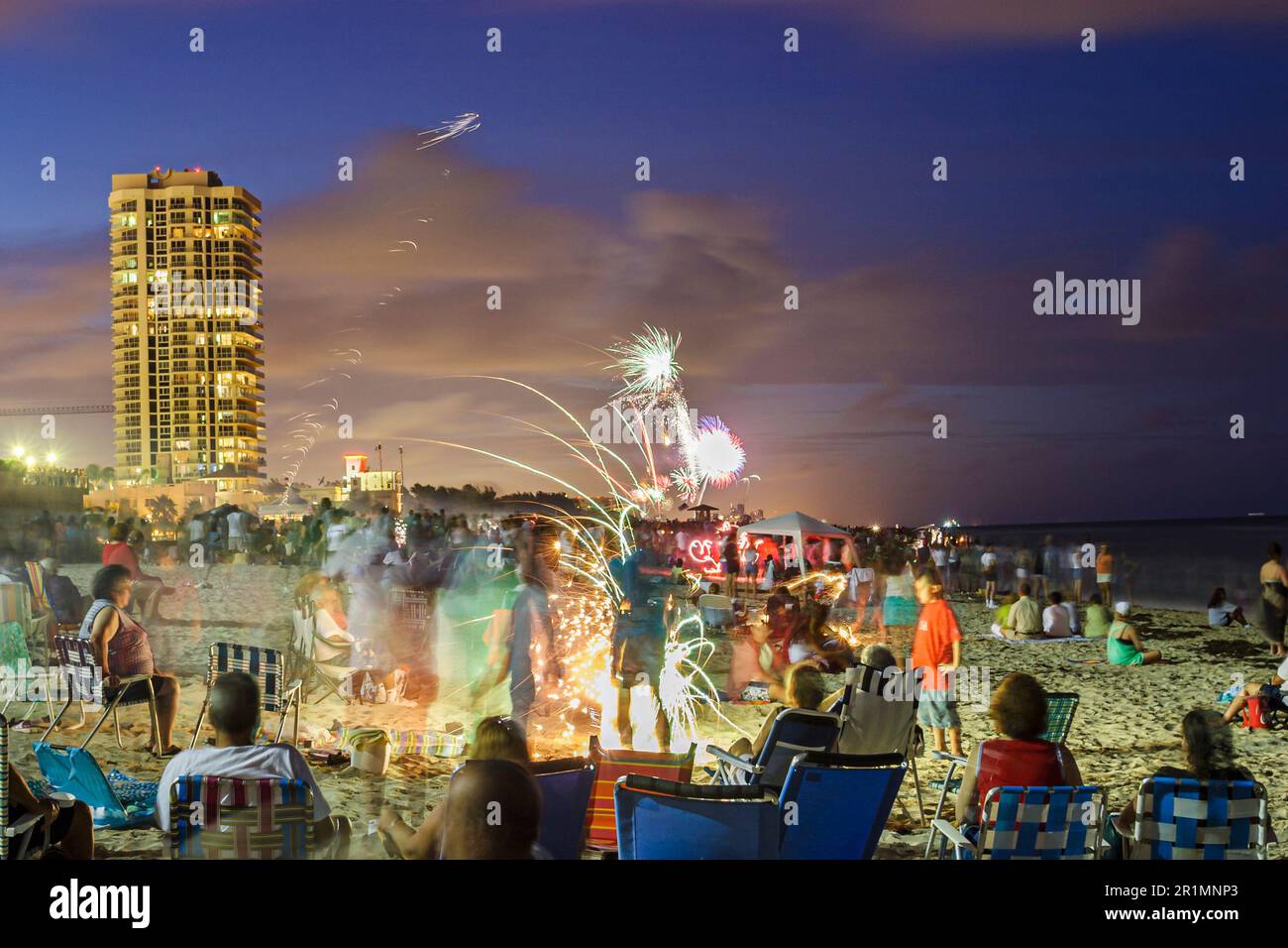 Miami Beach Florida,Atlantic Shore,costa,costa,costa,costa,mare,attività di Independence Day,immigranti etnici ispanici latini mi Foto Stock