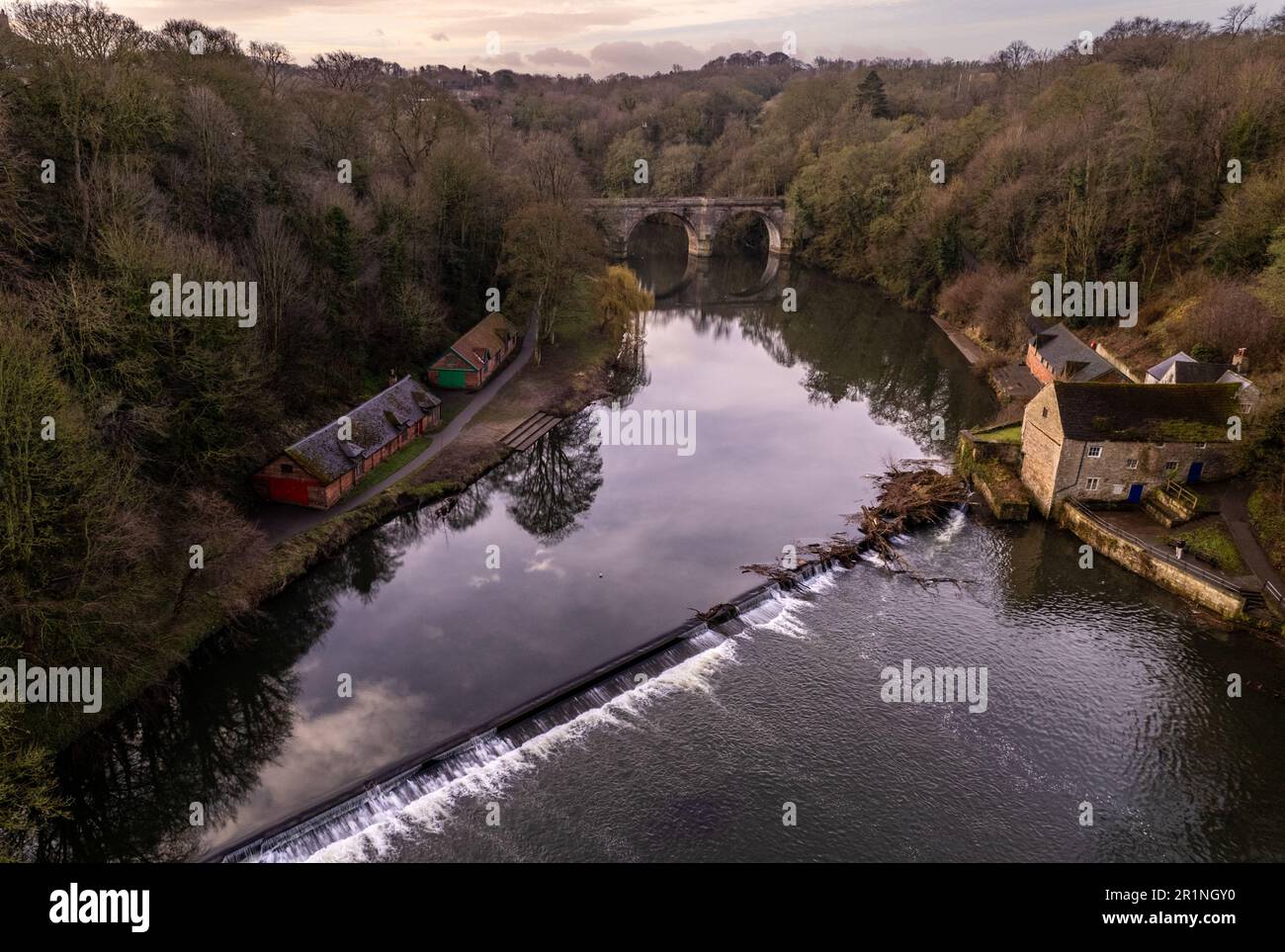 Fuco sparato di lui Weir e prebends Bridge on the River Wear a Durham Foto Stock