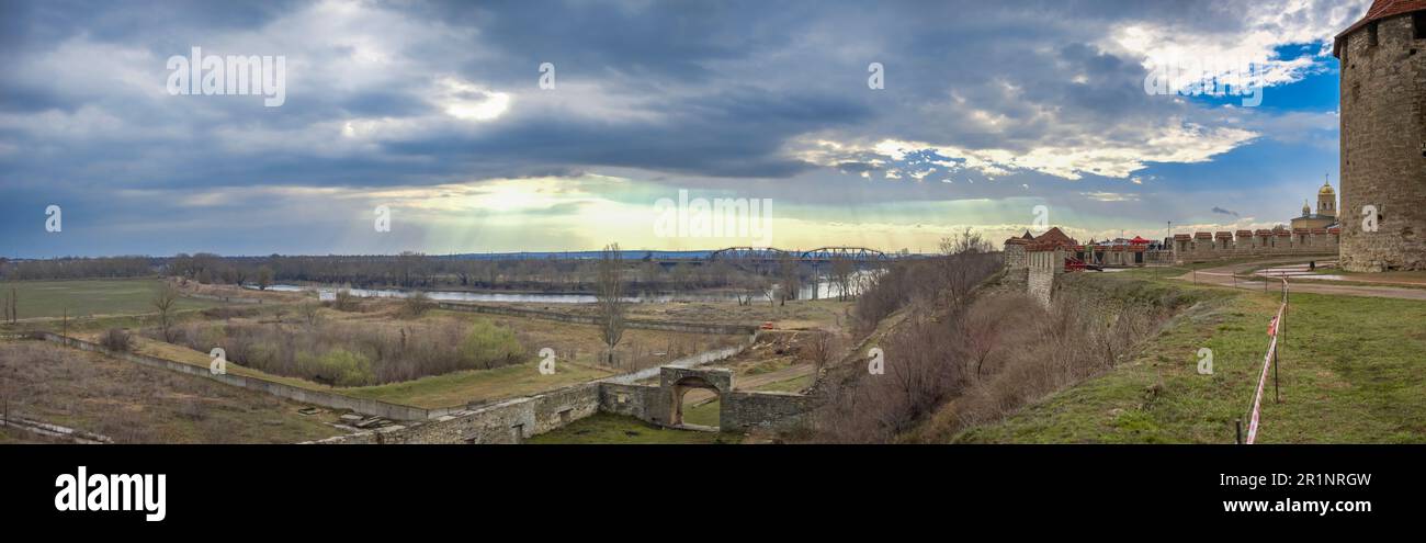 Ponte sul fiume Dniester a Bender, Moldova Foto Stock