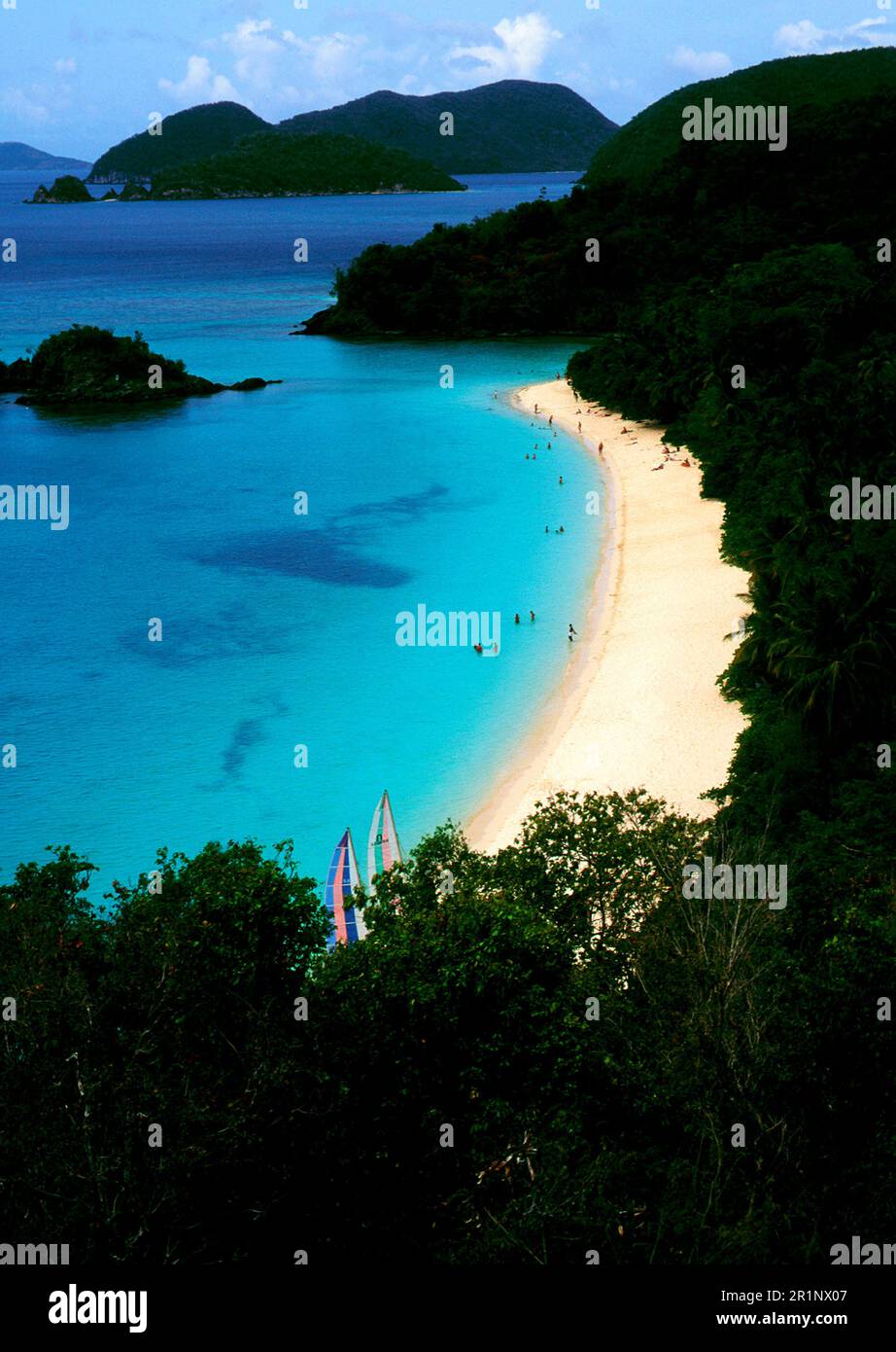 Trunk Bay Beach di St Johns una delle spiagge migliori in tutto il mondo Foto Stock