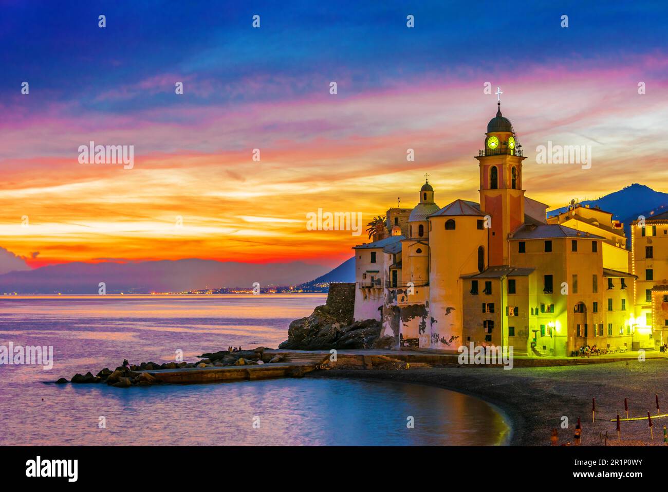 La località turistica di Camogli sulla Riviera Italiana nella Città Metropolitana di Genova, liguria, Italy Foto Stock