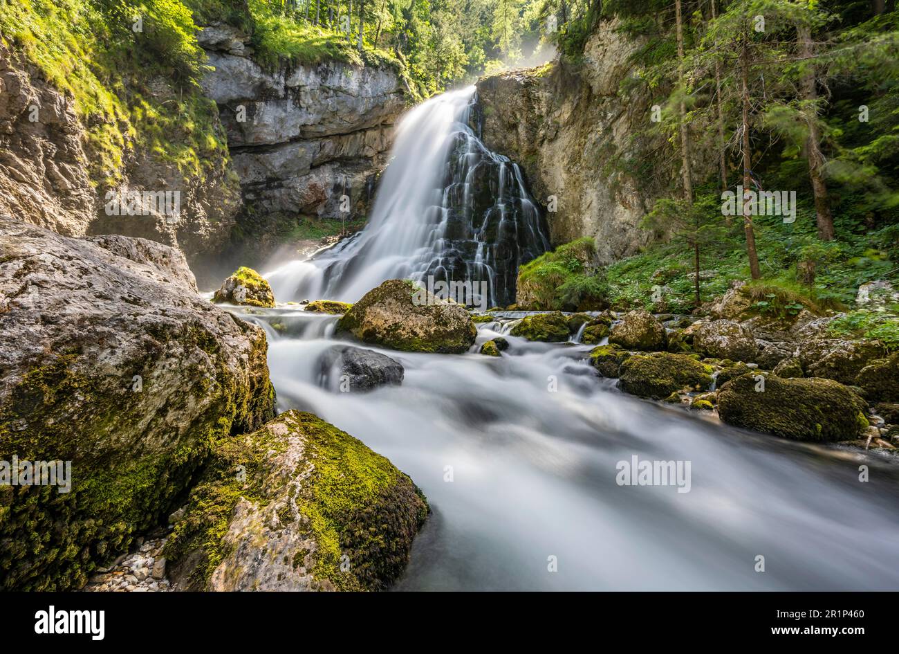 Cascate di Gollinger, cascate di Schwarzenbach sulla Schwarzbach, esposizione lunga, Tennengau, Salzburger Land, Austria Foto Stock