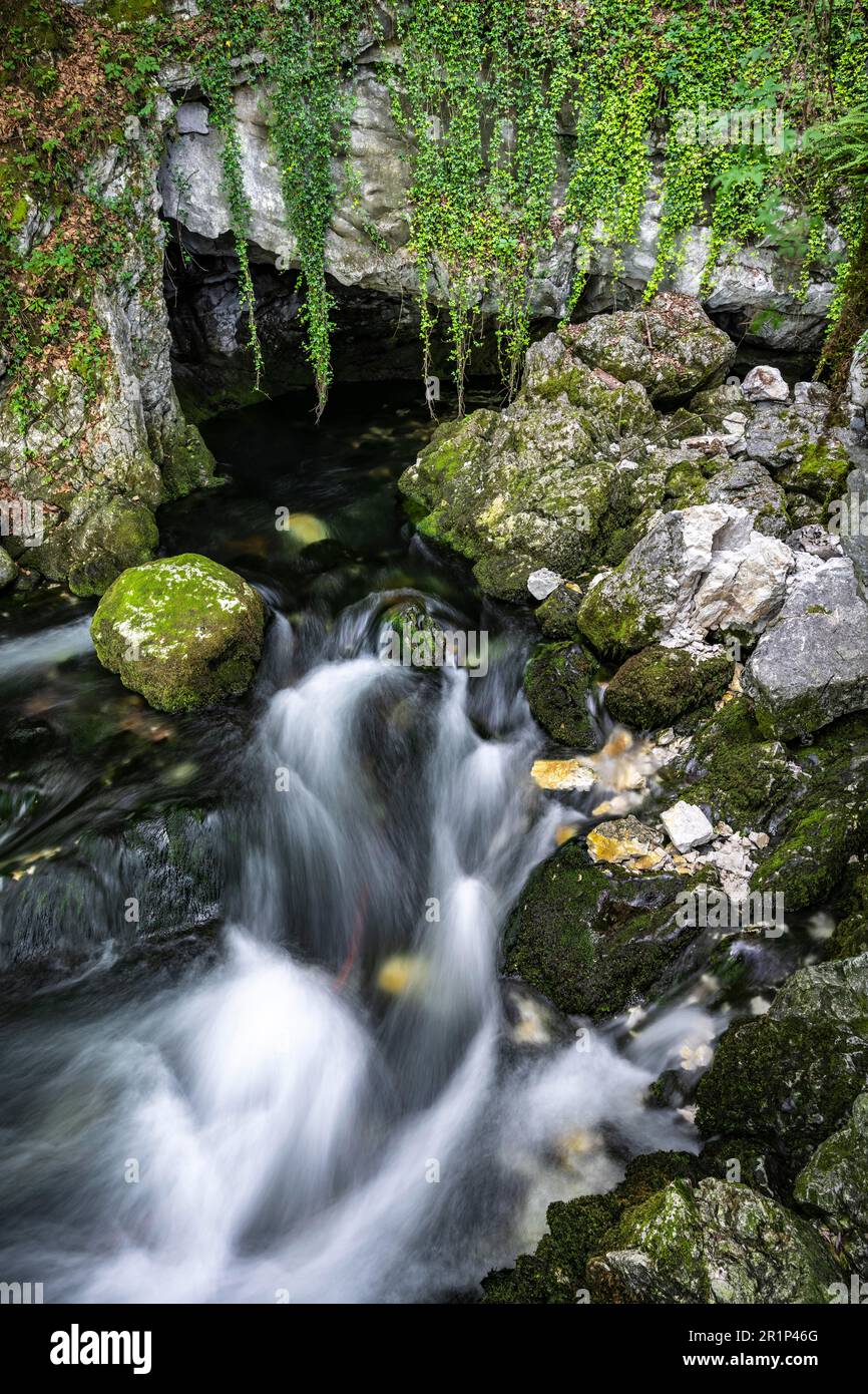 Cascate di Gollinger, cascate di Schwarzenbach sulla Schwarzbach, esposizione lunga, Tennengau, Salzburger Land, Austria Foto Stock