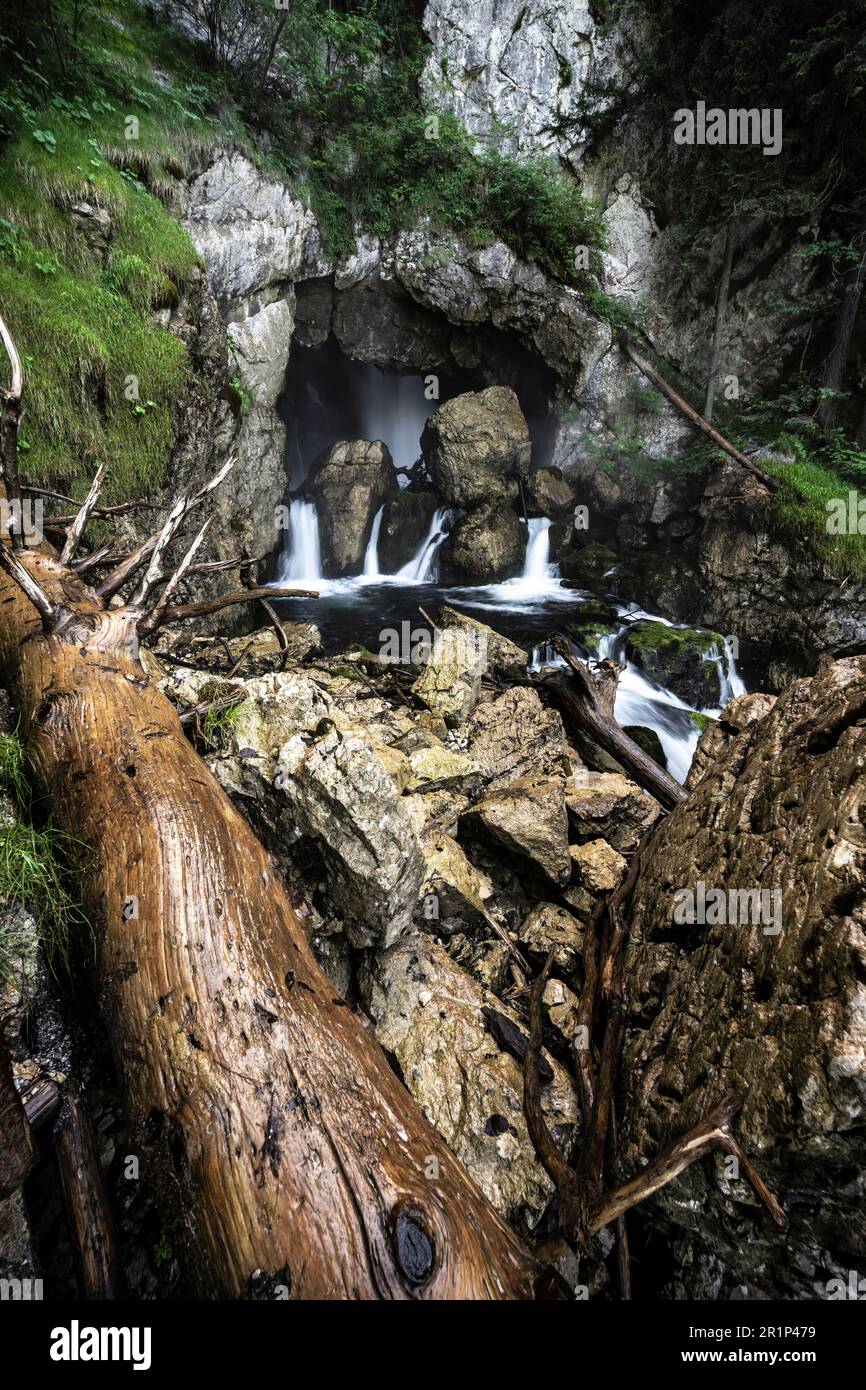 Cascate di Gollinger, cascate di Schwarzenbach sulla Schwarzbach, esposizione lunga, Tennengau, Salzburger Land, Austria Foto Stock