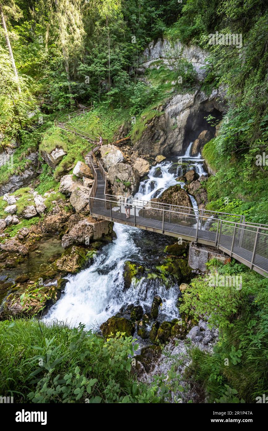 Cascate di Gollinger, cascate di Schwarzenbach sulla Schwarzbach, esposizione lunga, Tennengau, Salzburger Land, Austria Foto Stock