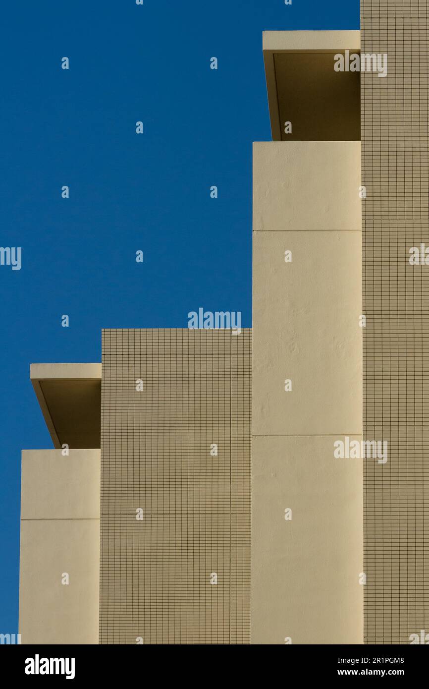 Immagine astratta dei moderni edifici di appartamenti a Futako-shinchi, Tokyo, Giappone. Foto Stock