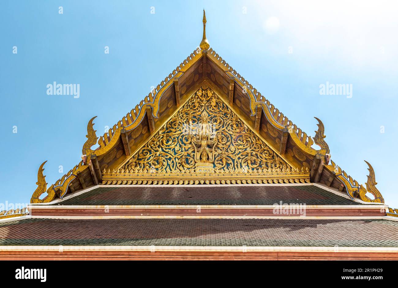 Tetto del tempio, Wat Saket, Tempio della montagna d'oro, Wat Saket Ratcha Wora Maha Wihan, Bangkok, Thailandia, Asia Foto Stock