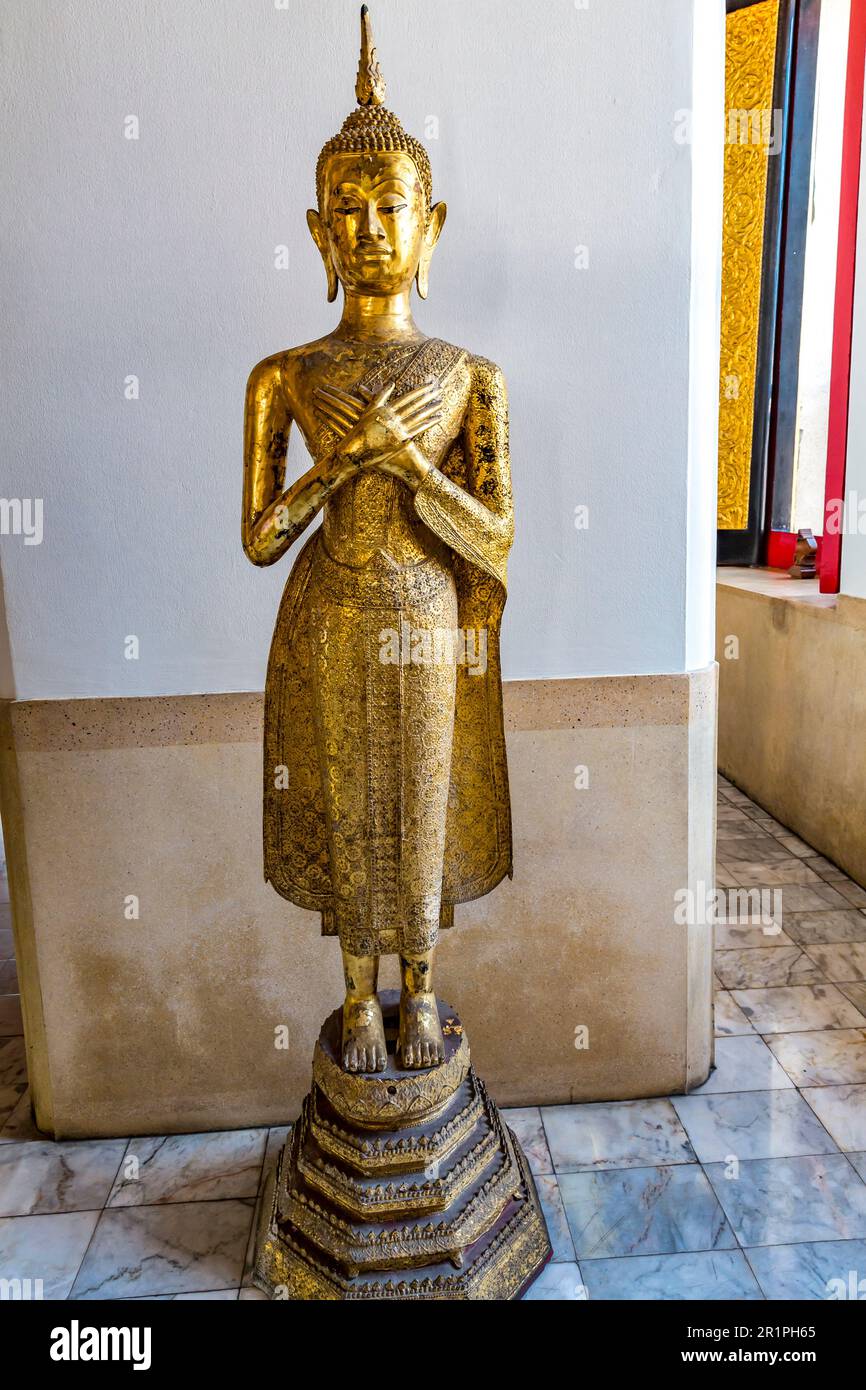 Statua del Buddha, Wat Saket, Tempio della montagna d'oro, Wat Saket Ratcha Wora Maha Wihan, Bangkok, Thailandia, Asia Foto Stock