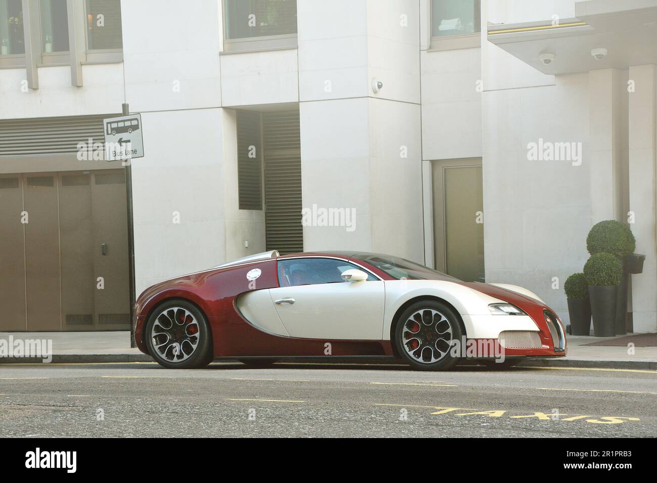Bugatti Veyron parcheggiato a Londra Foto Stock