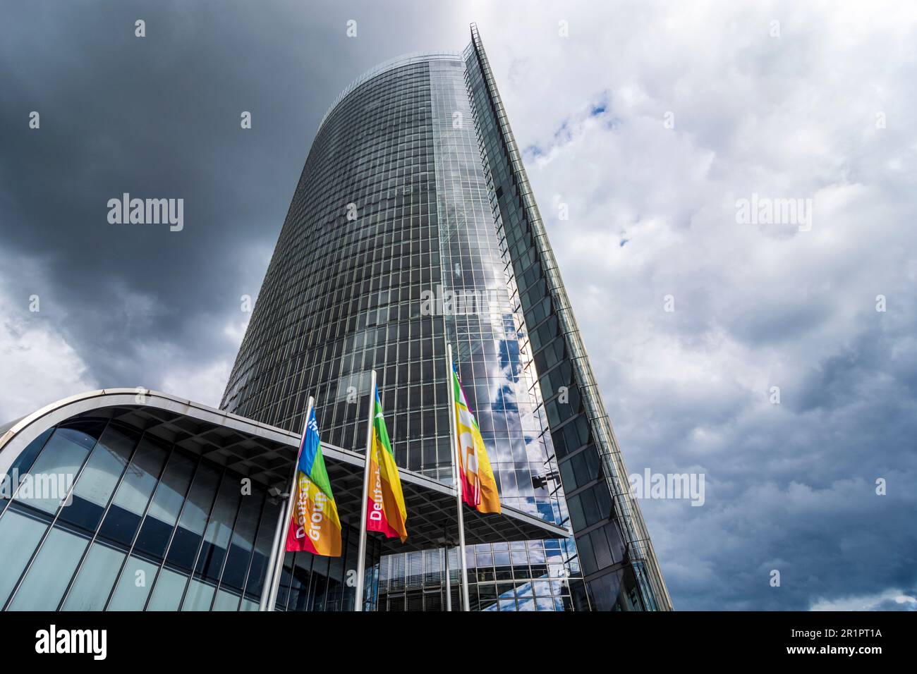 Bonn, Post Tower, sede della Deutsche Post AG nella regione Rhein-Sieg, Renania settentrionale-Vestfalia, Germania Foto Stock