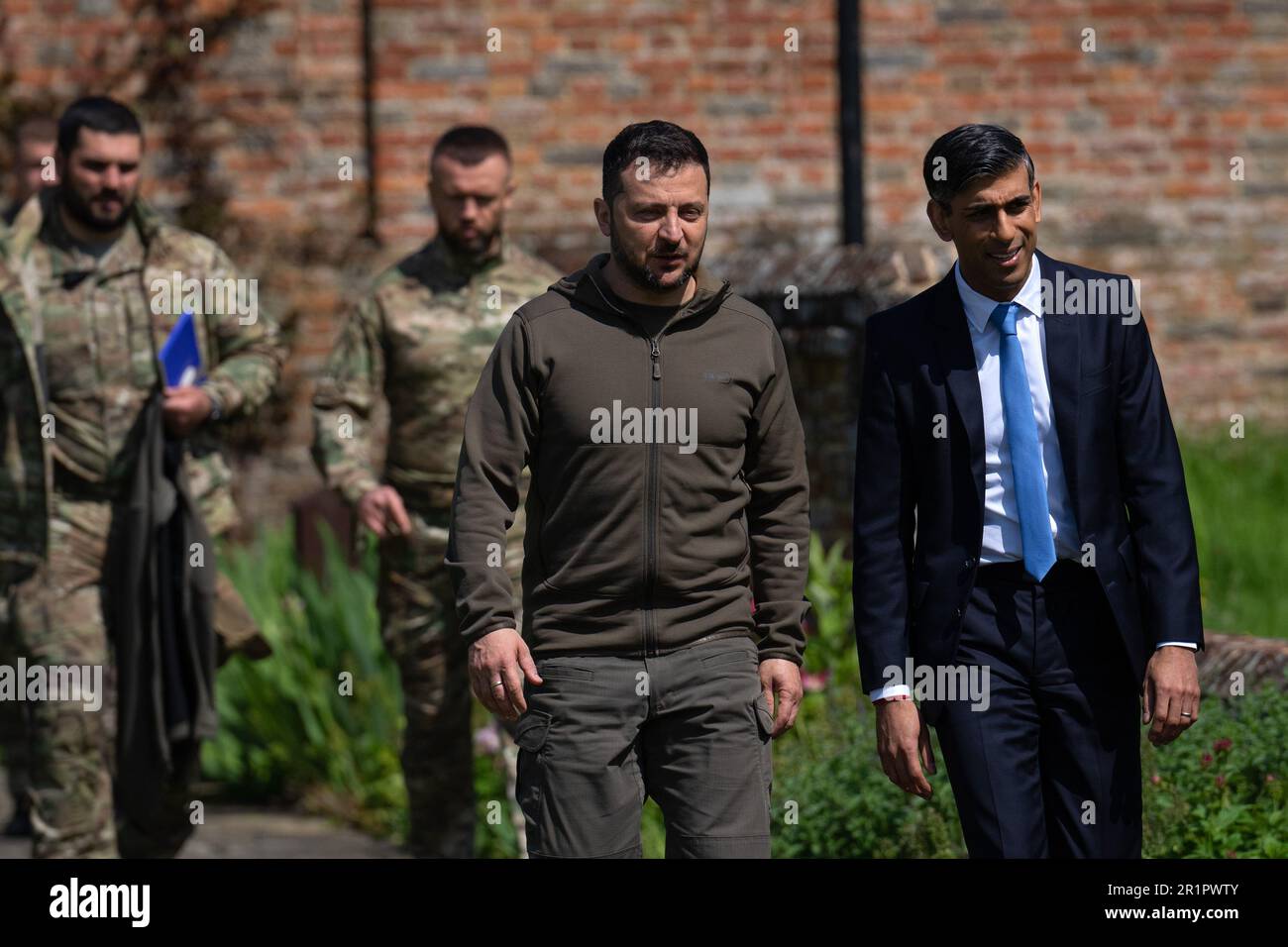 Il primo ministro Rishi Sunak incontra il presidente ucraino Volodymyr Zelensky a Chequers, la casa di campagna del primo ministro britannico, nel Buckinghamshire. Data immagine: Lunedì 15 maggio 2023. Foto Stock