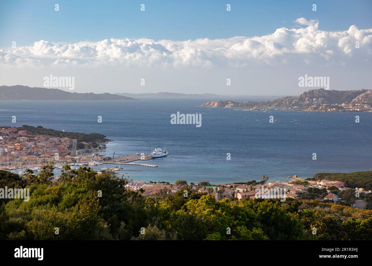 Italia, Sardegna, Palau, porto, traghetto, mare mosso Foto Stock